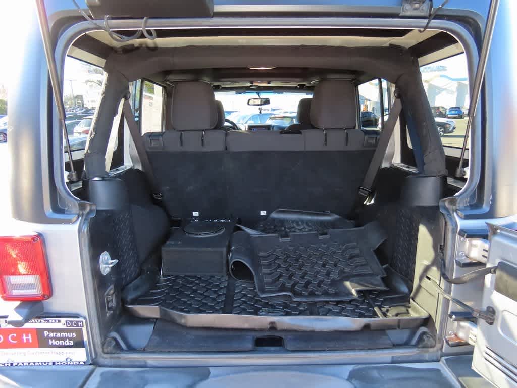 Thumbnail: 2015 Jeep Wrangler - 11