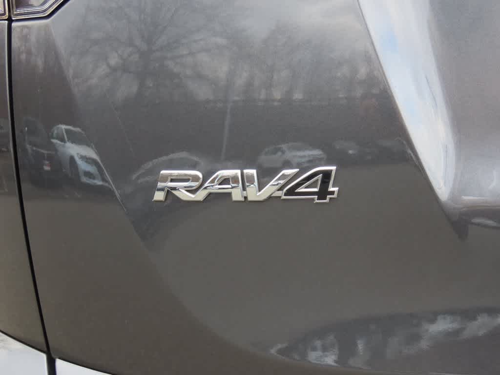Thumbnail: 2017 Toyota RAV4 - 7