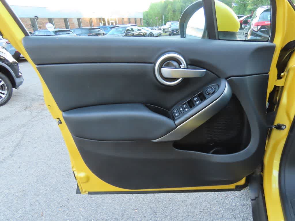 Thumbnail: 2016 Fiat 500X - 16