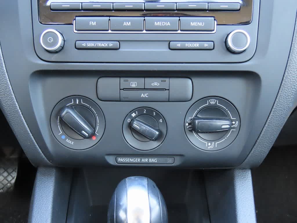 Thumbnail: 2014 Volkswagen Jetta - 19