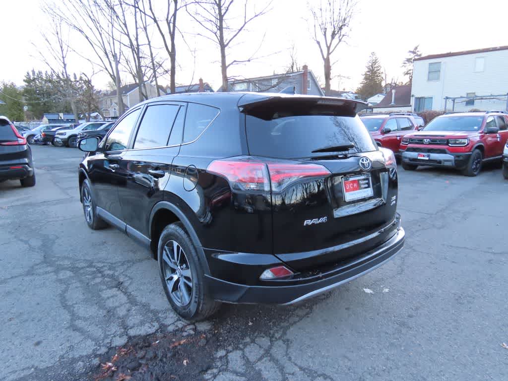 Thumbnail: 2018 Toyota RAV4 - 4