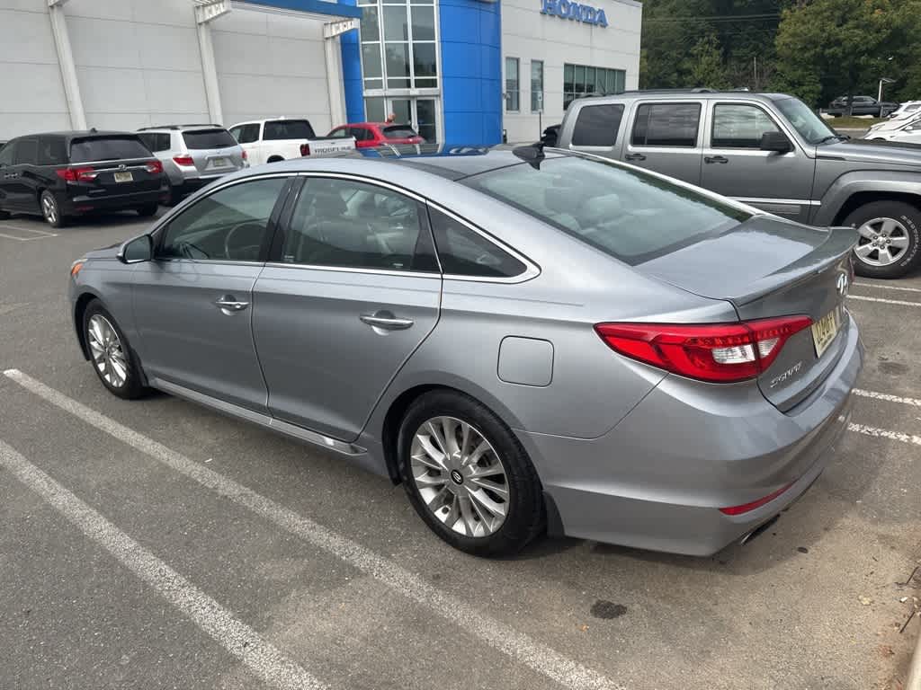 Thumbnail: 2015 Hyundai Sonata - 10