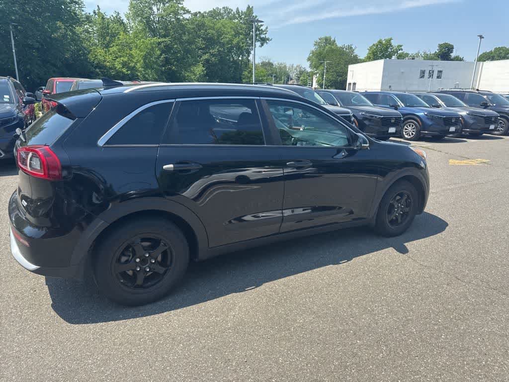 Thumbnail: 2017 Kia Niro - 15