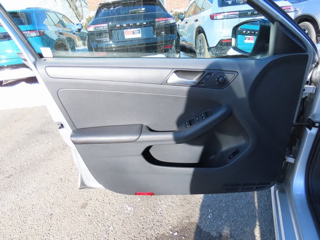 Thumbnail: 2014 Volkswagen Jetta - 14