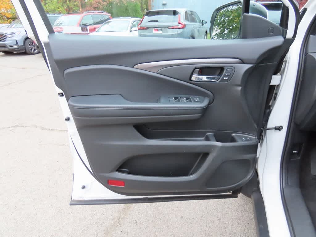 Thumbnail: 2022 Honda Pilot - 17