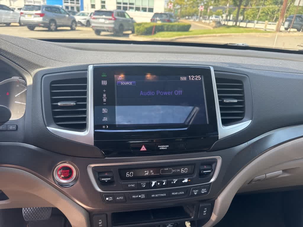 Thumbnail: 2016 Honda Pilot - 18