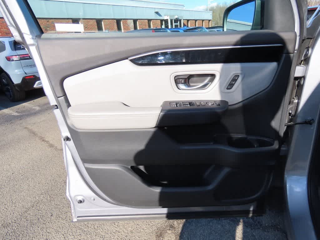 Thumbnail: 2024 Honda Pilot - 17