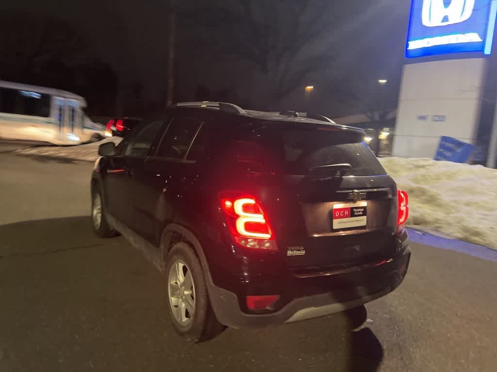 Thumbnail: 2018 Chevrolet Trax - 17