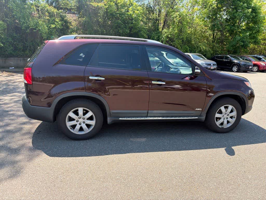 Thumbnail: 2013 Kia Sorento - 16