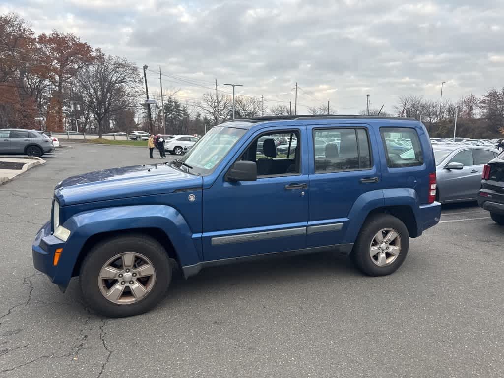 Thumbnail: 2009 Jeep Liberty - 3