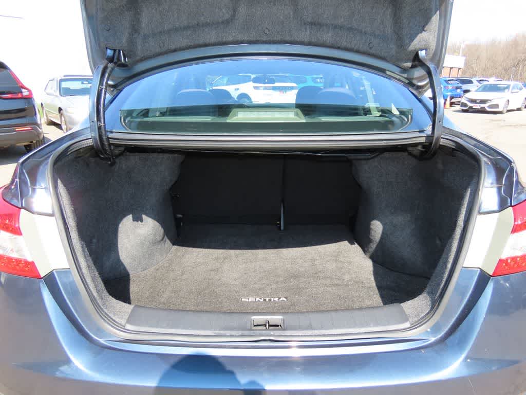 Thumbnail: 2013 Nissan Sentra - 11