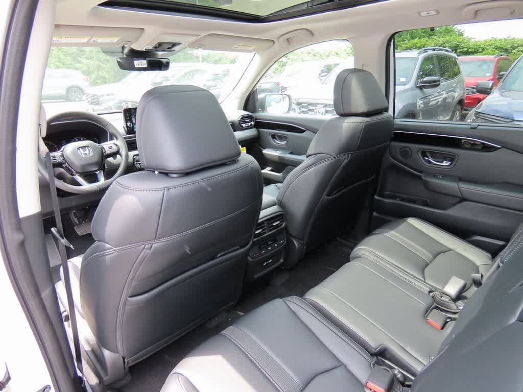 Thumbnail: 2025 Honda Pilot - 15