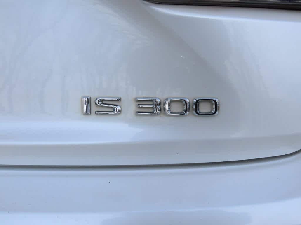 Thumbnail: 2019 Lexus IS - 7