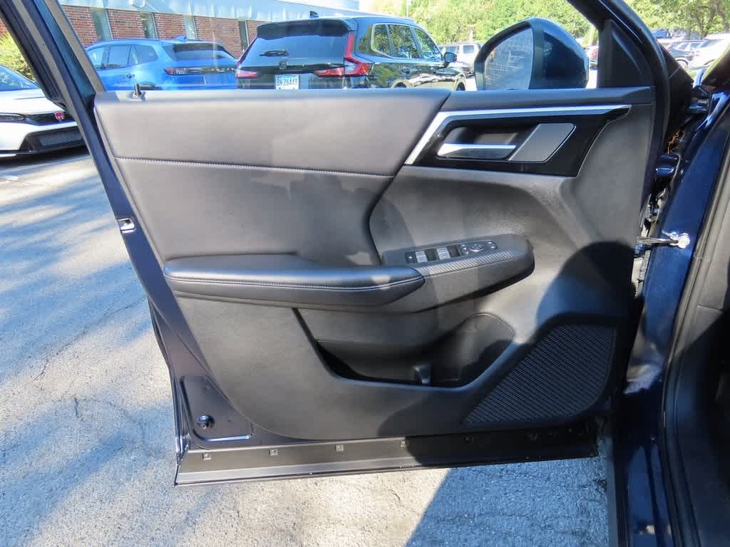 Thumbnail: 2024 Mitsubishi Outlander - 16