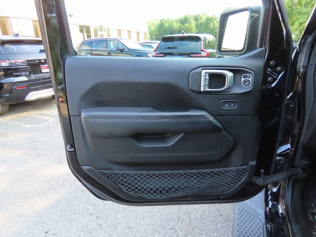 Thumbnail: 2020 Jeep Gladiator - 17