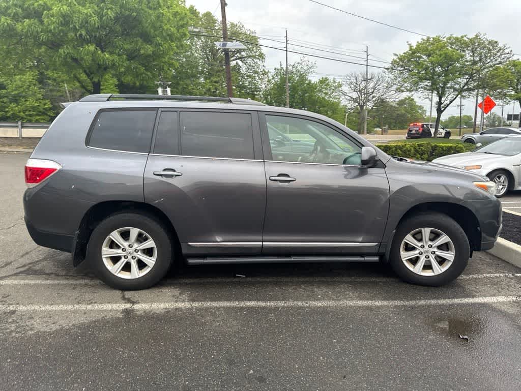 Thumbnail: 2013 Toyota Highlander - 20