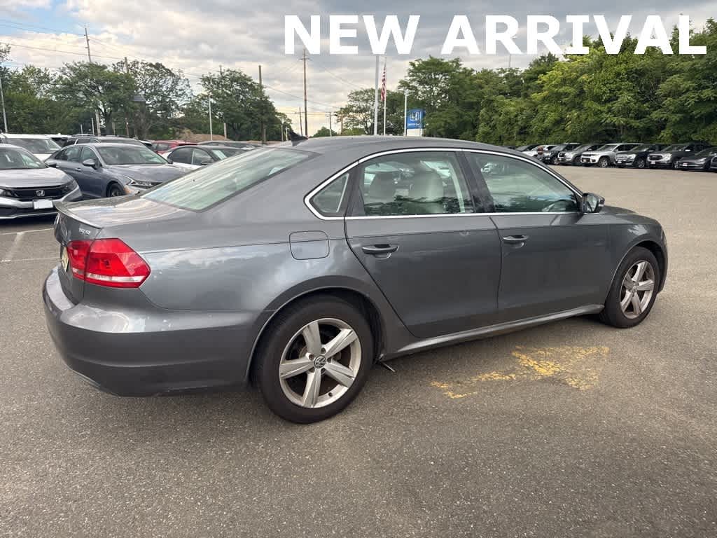 Thumbnail: 2014 Volkswagen Passat - 14