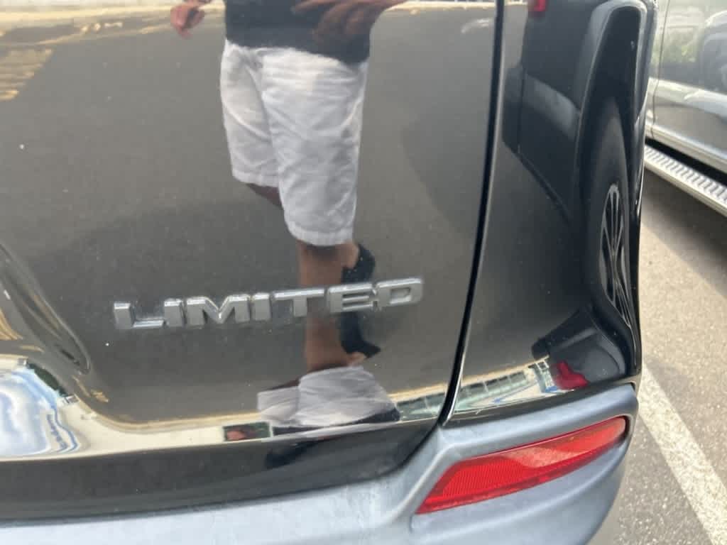 Thumbnail: 2019 Jeep Cherokee - 8