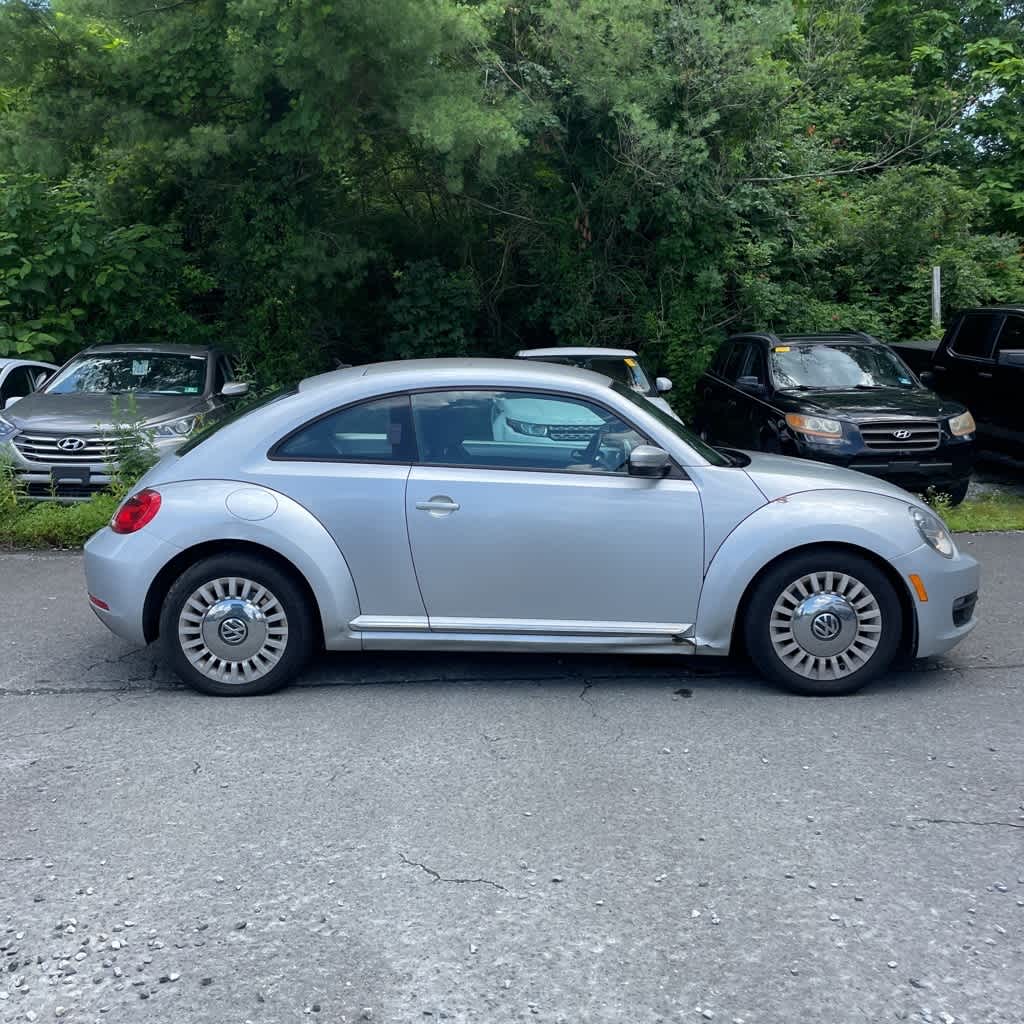 Thumbnail: 2013 Volkswagen Beetle - 6