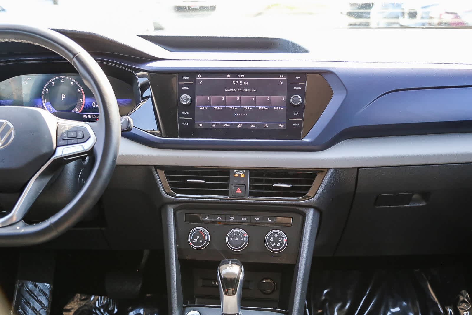 Thumbnail: 2022 Volkswagen Taos - 13