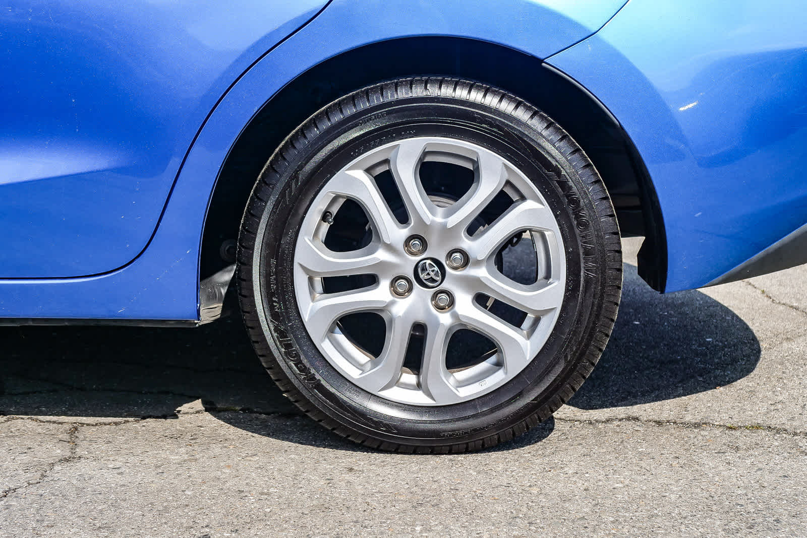 Thumbnail: 2017 Toyota Yaris iA - 8