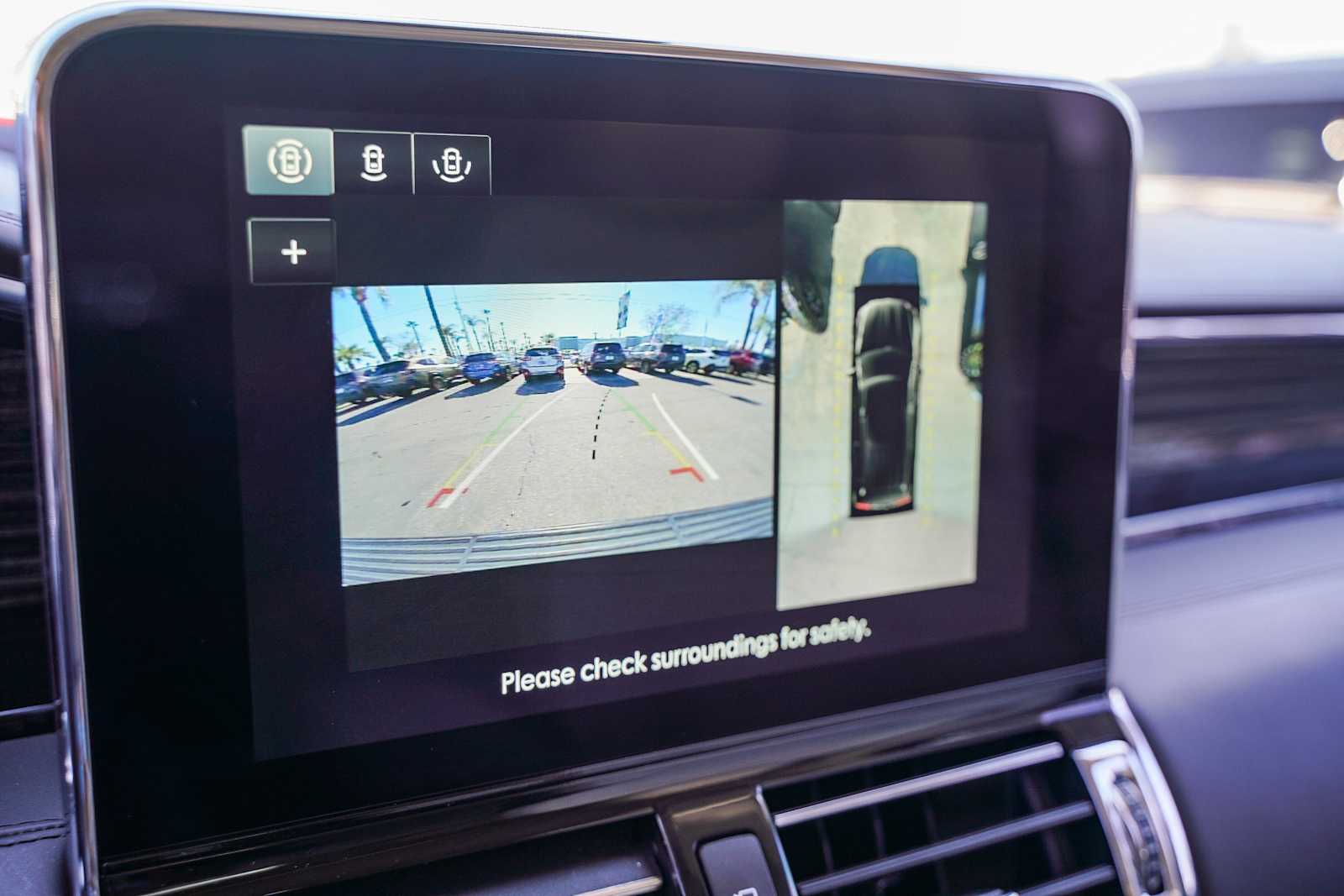 Thumbnail: 2021 Lincoln Navigator L - 22