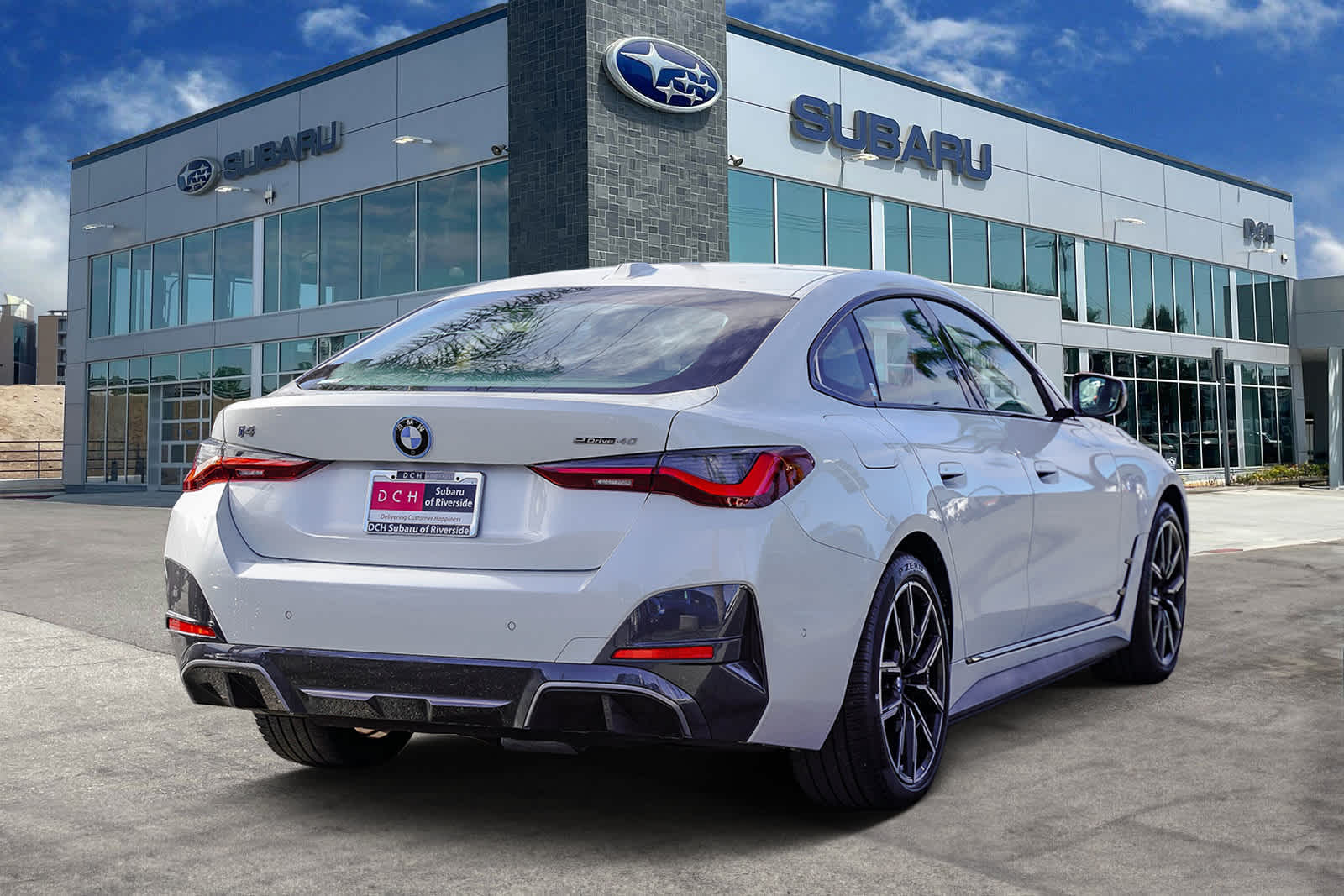 Thumbnail: 2022 BMW i4 - 4