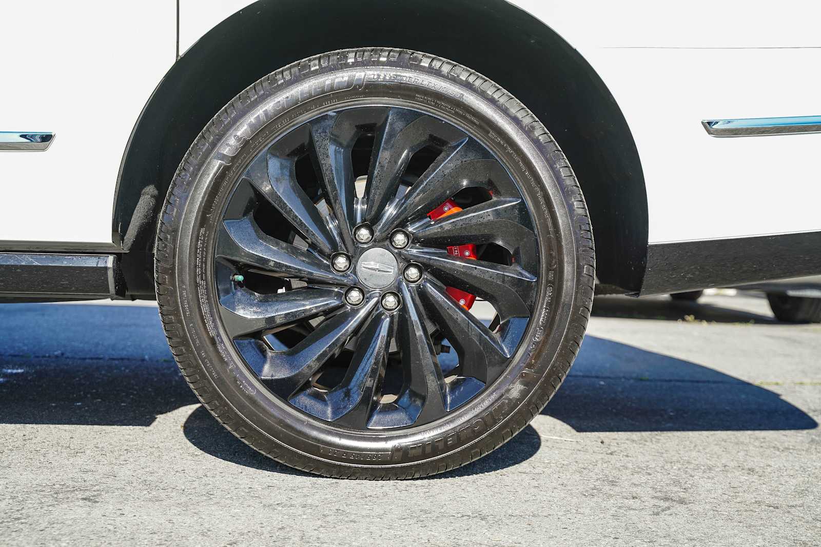 Thumbnail: 2021 Lincoln Navigator L - 8