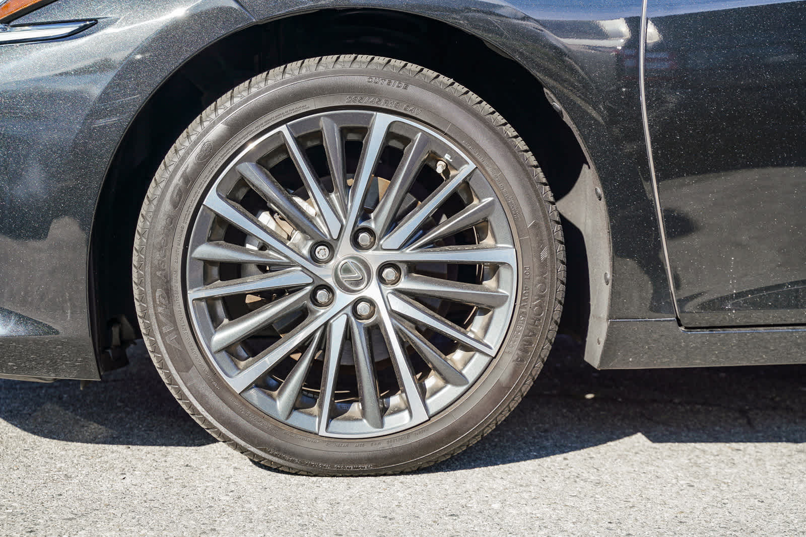 Thumbnail: 2022 Lexus ES - 8