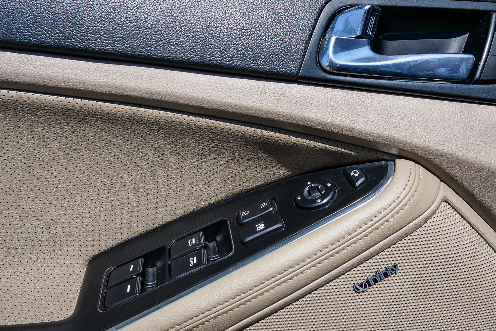 Thumbnail: 2014 Kia Optima - 23