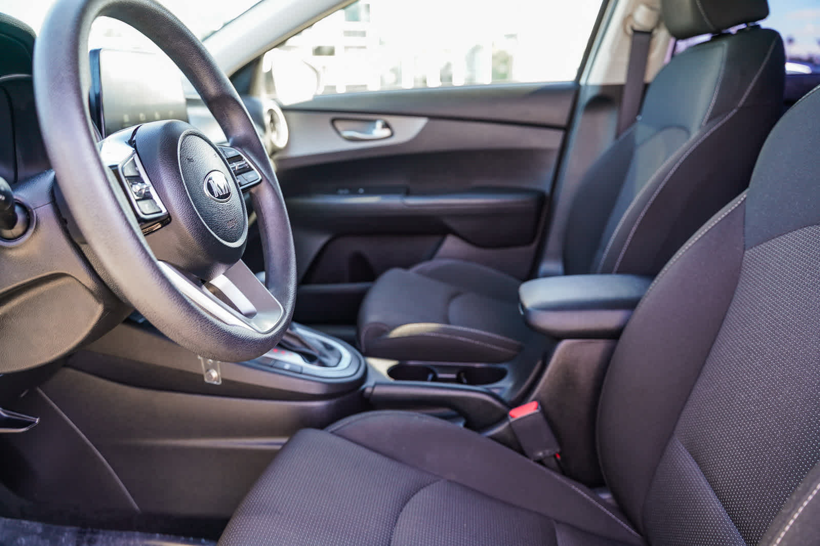 Thumbnail: 2021 Kia Forte - 16