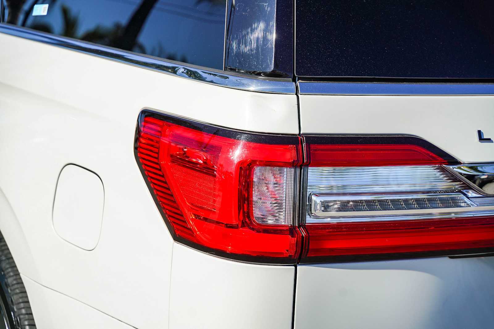 Thumbnail: 2021 Lincoln Navigator L - 7