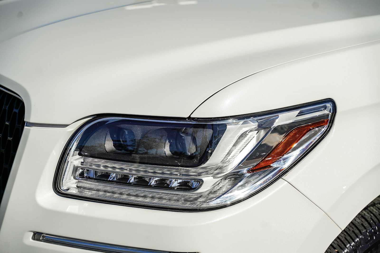 Thumbnail: 2021 Lincoln Navigator L - 10