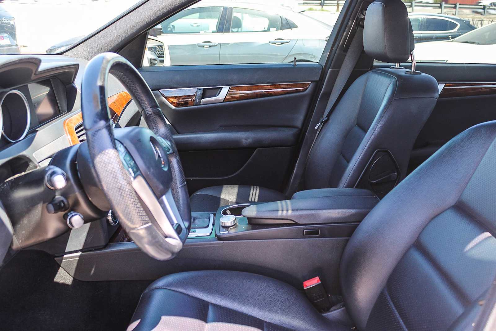 Thumbnail: 2014 Mercedes-Benz C-Class - 21