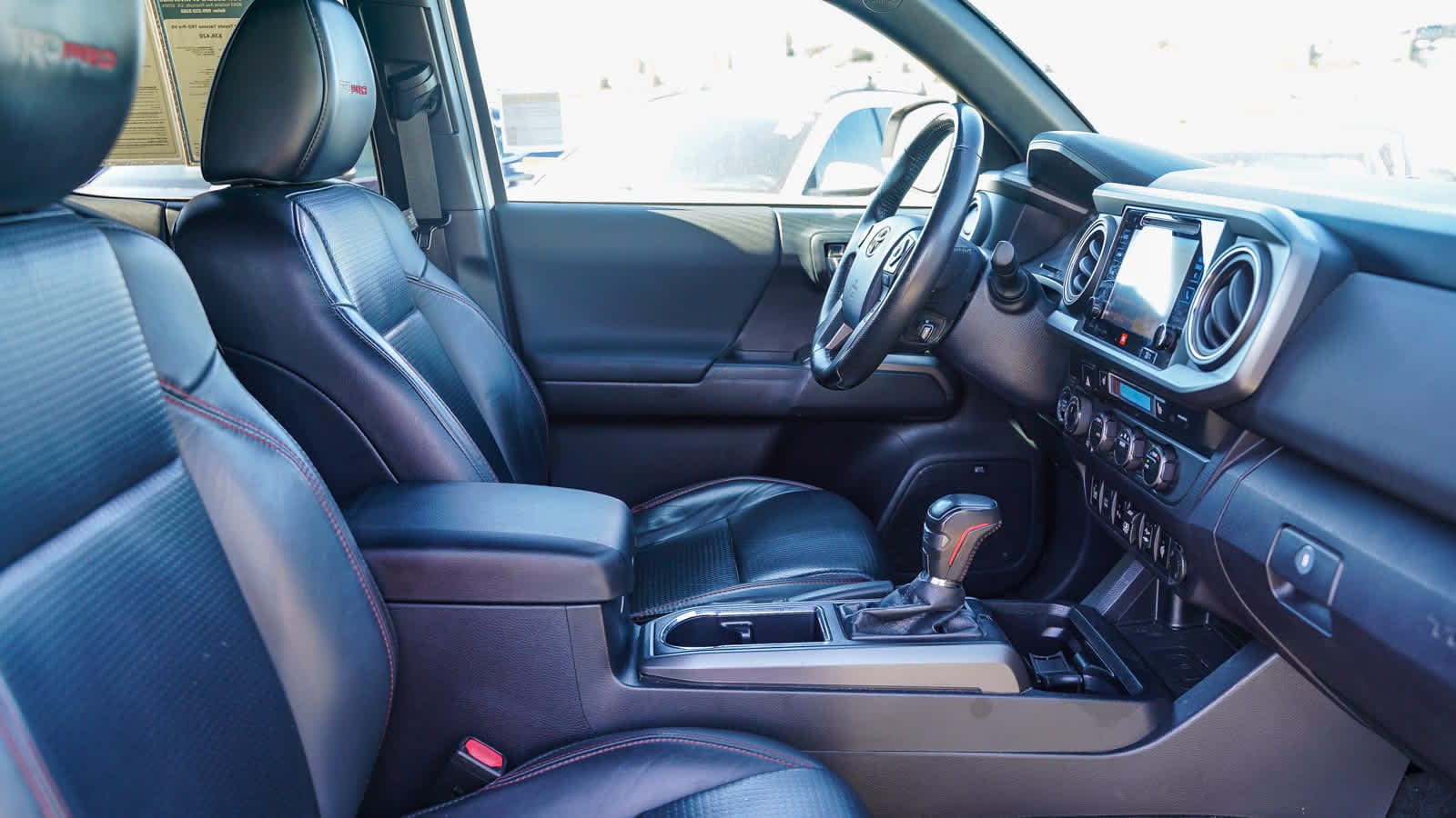 Thumbnail: 2019 Toyota Tacoma - 16