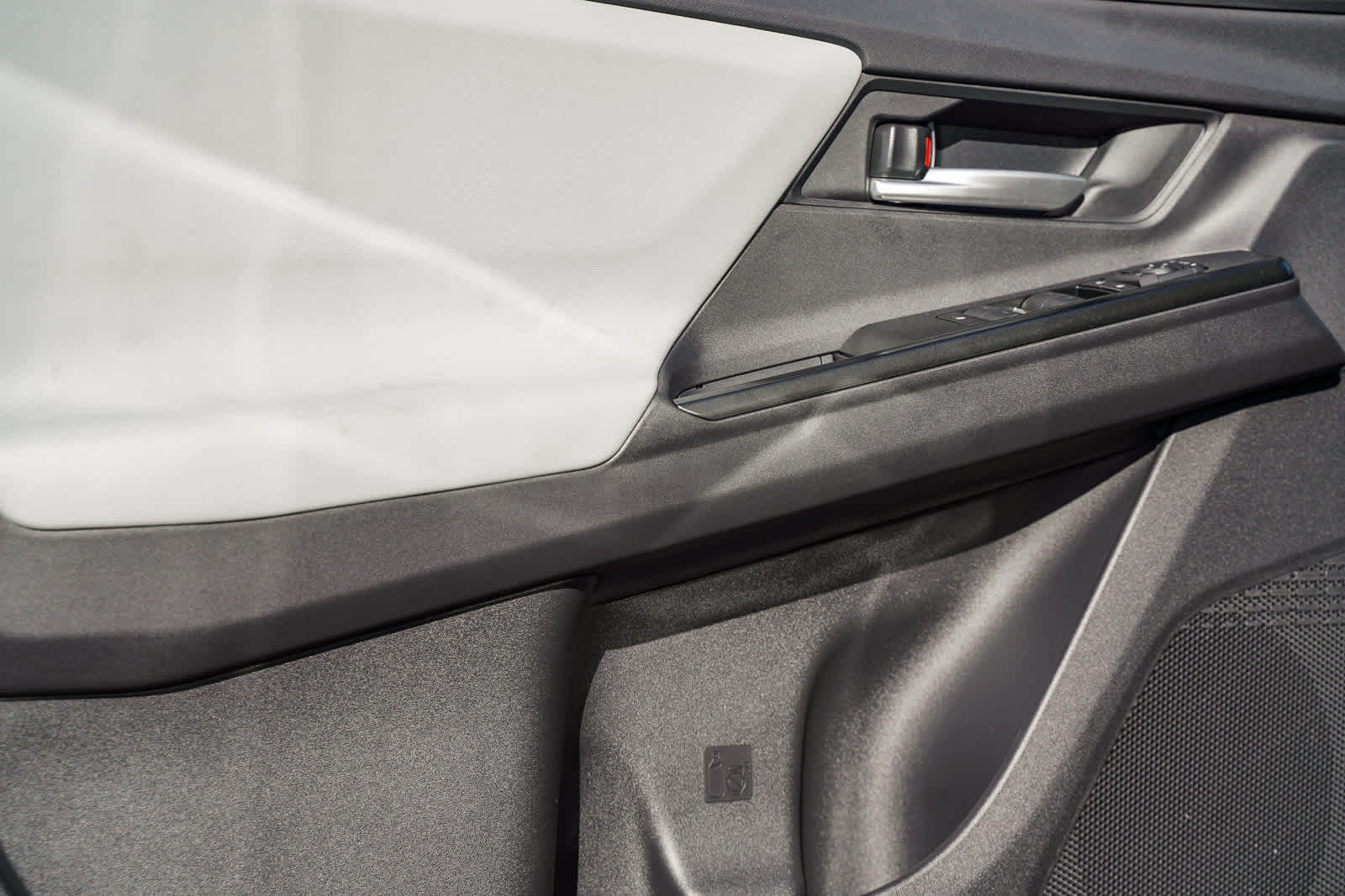 Thumbnail: 2026 Subaru Solterra - 18