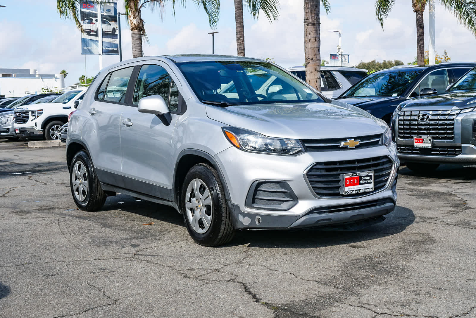 Thumbnail: 2017 Chevrolet Trax - 3