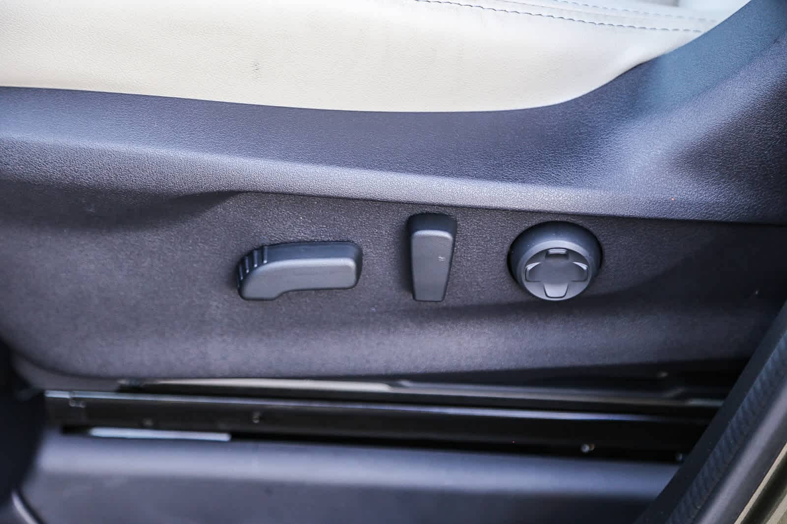 Thumbnail: 2026 Subaru Ascent - 23