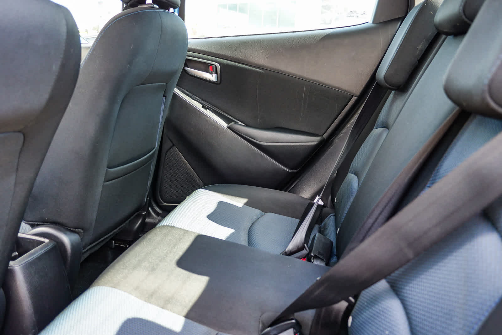 Thumbnail: 2017 Toyota Yaris iA - 18