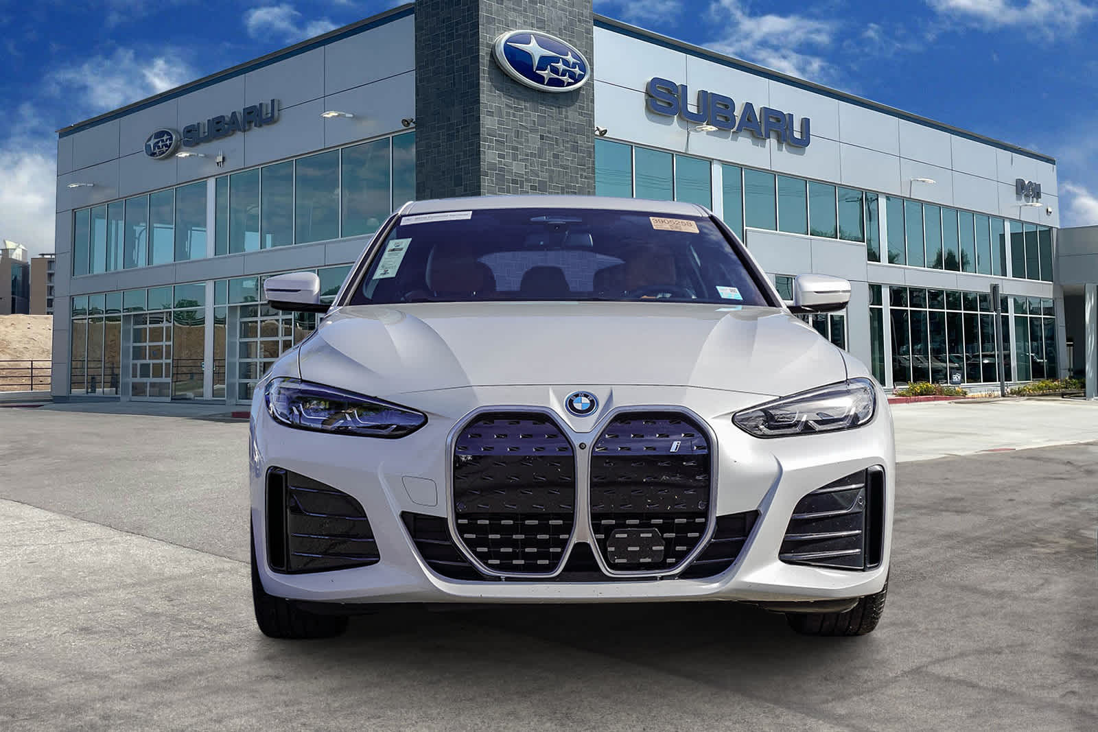 Thumbnail: 2022 BMW i4 - 2