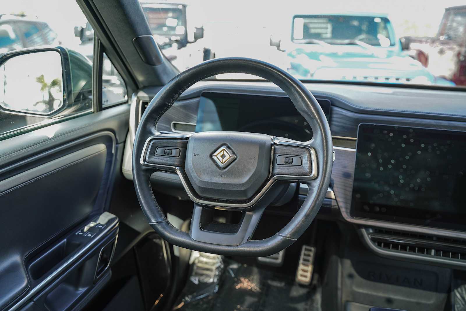 Thumbnail: 2023 Rivian R1T - 15