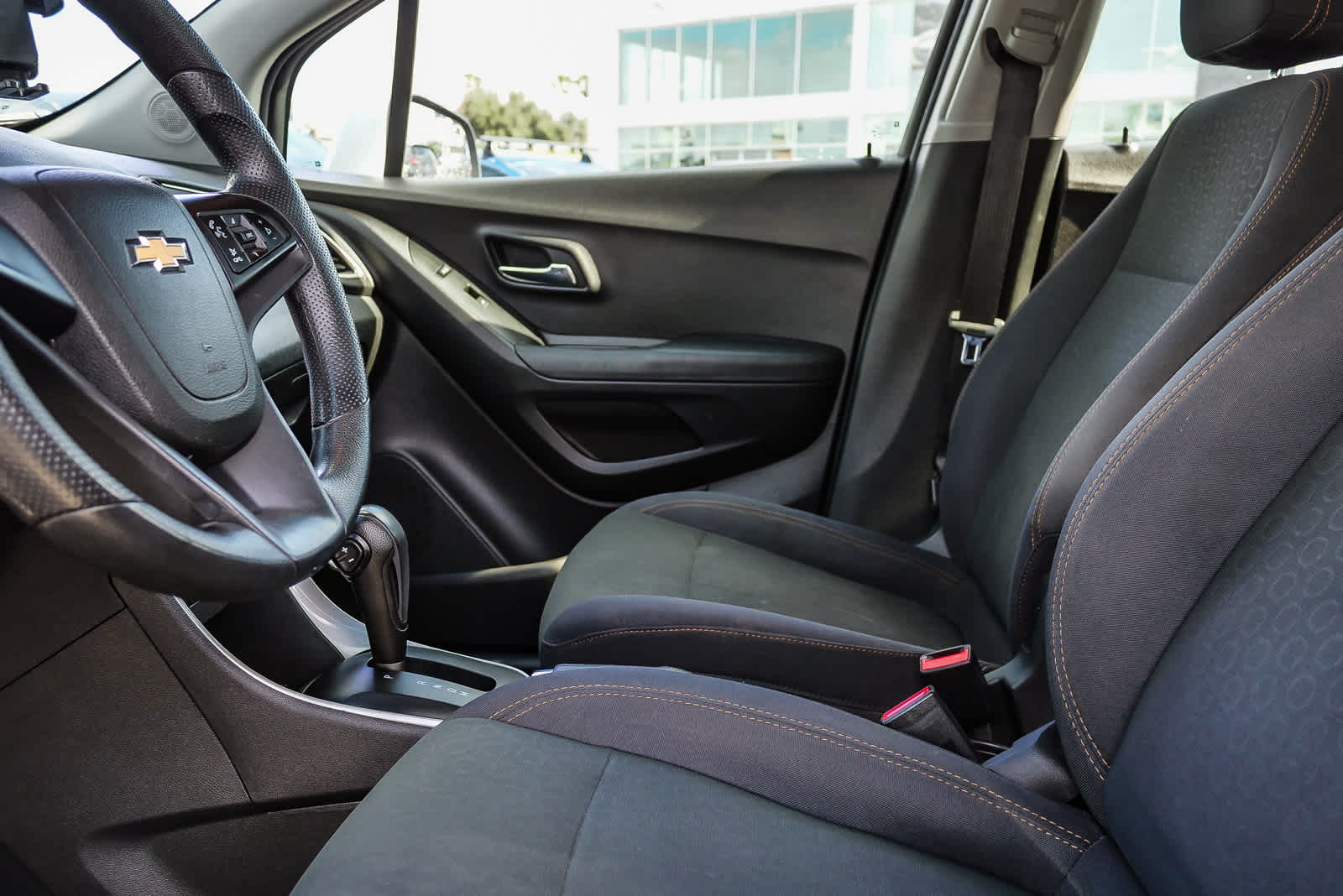 Thumbnail: 2017 Chevrolet Trax - 17