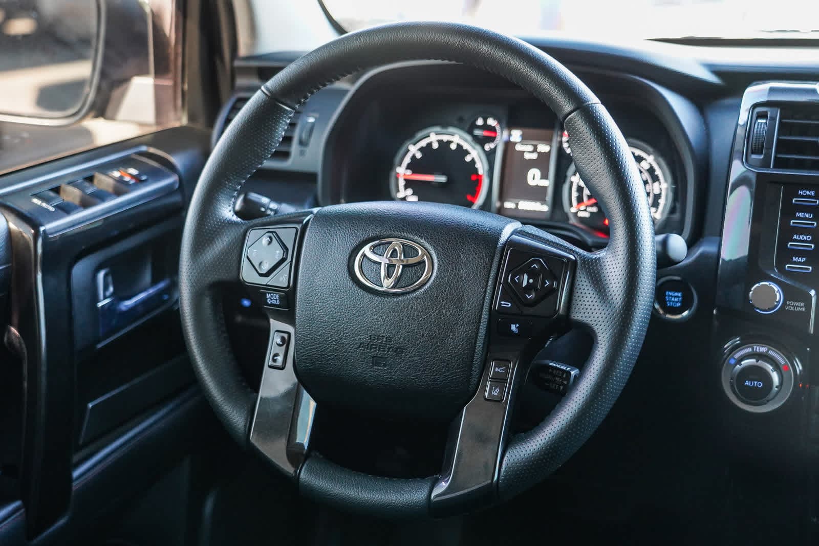 Thumbnail: 2020 Toyota 4Runner - 13