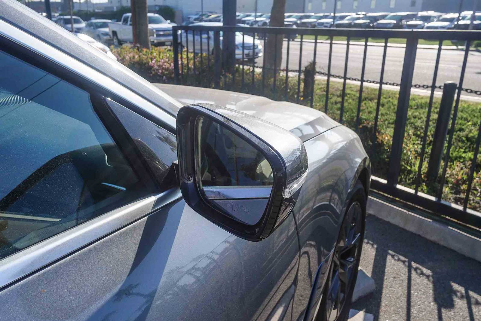 Thumbnail: 2023 BMW i4 - 20