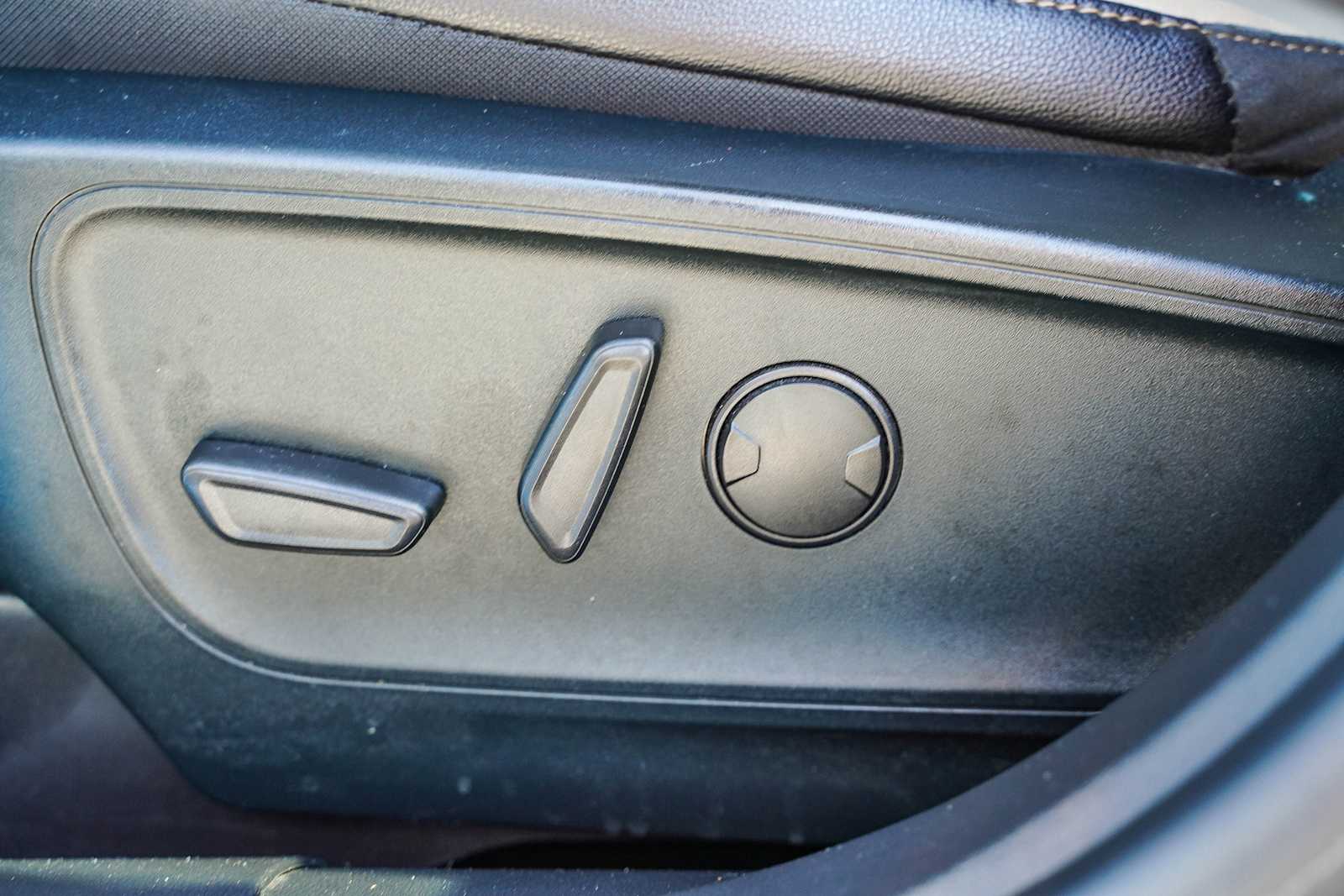 Thumbnail: 2020 Ford Escape - 19