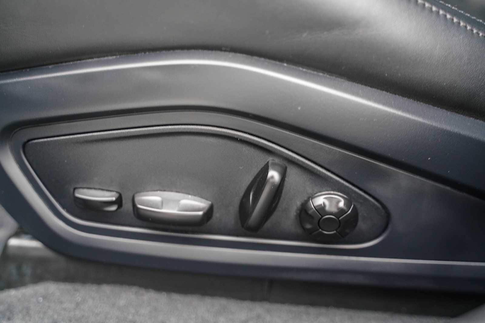 Thumbnail: 2021 Porsche Taycan - 21