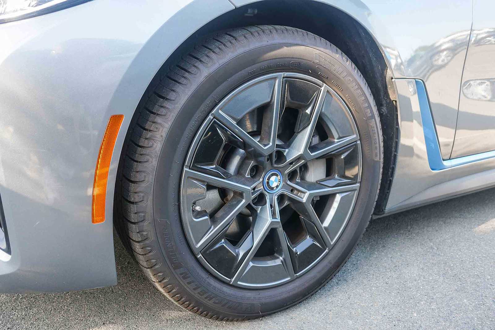 Thumbnail: 2023 BMW i4 - 4