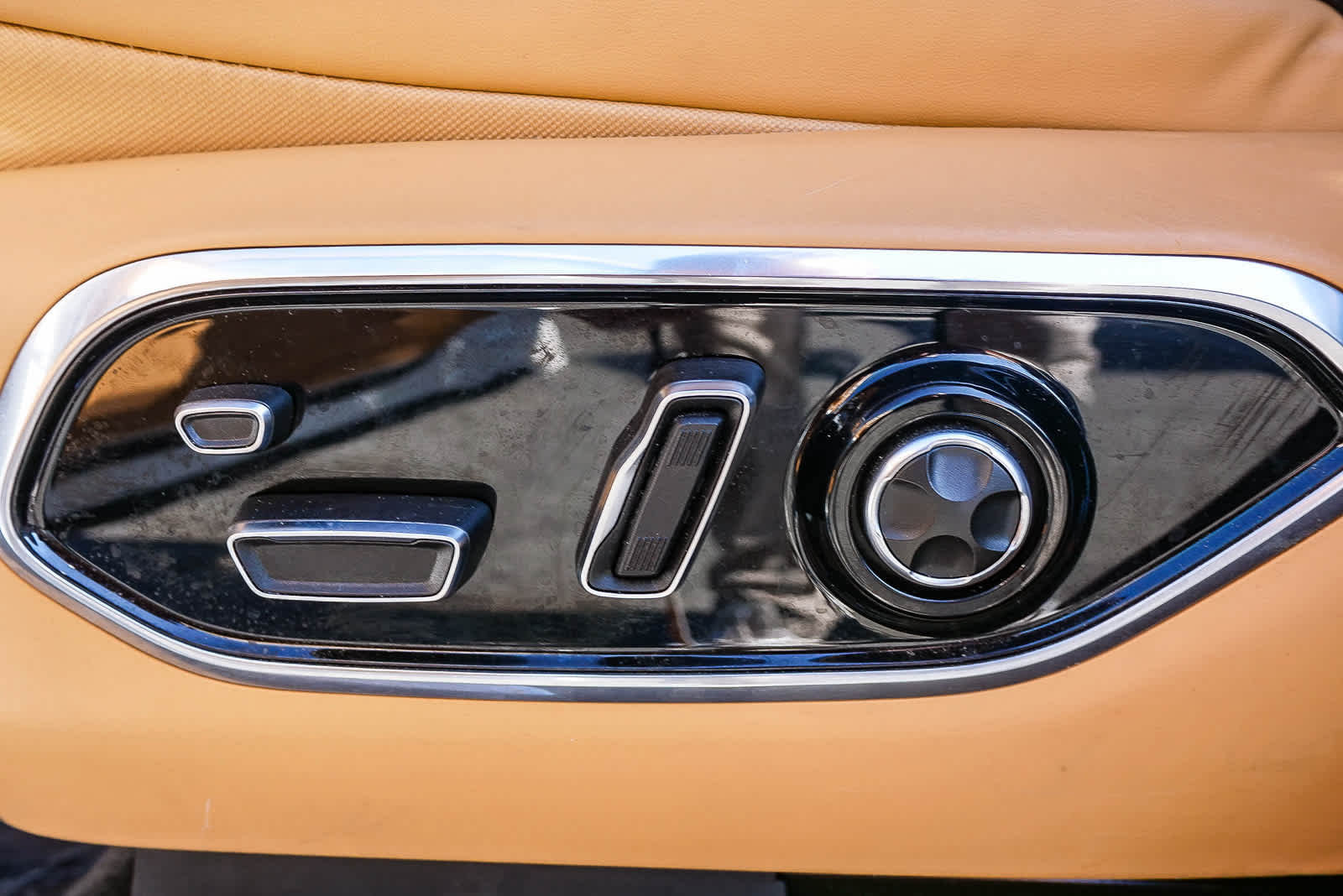 Thumbnail: 2021 Jeep Grand Cherokee L - 17