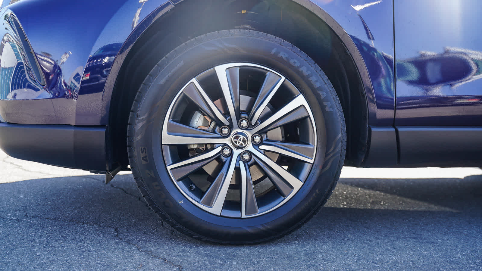 Thumbnail: 2021 Toyota Venza - 7