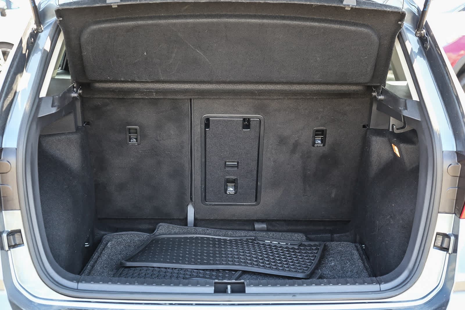 Thumbnail: 2022 Volkswagen Taos - 25